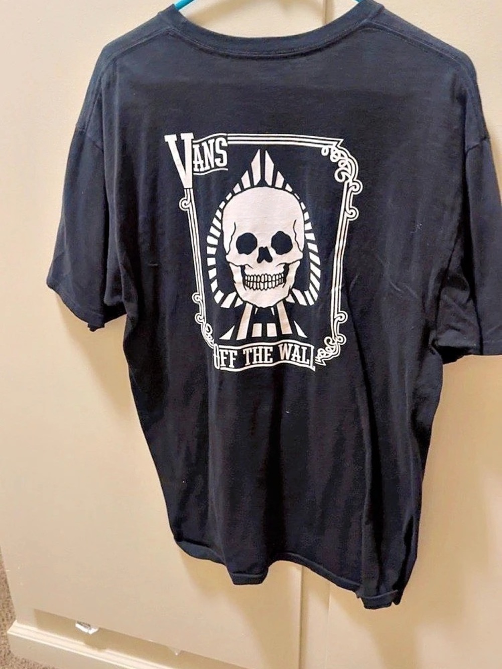 Vans Skull Graphic Short Sleeve Tee in Black